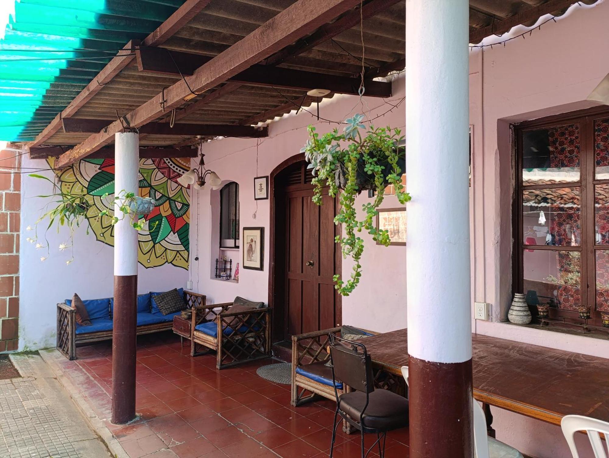 Casa Vieja Guest House Santa Ana Exterior photo
